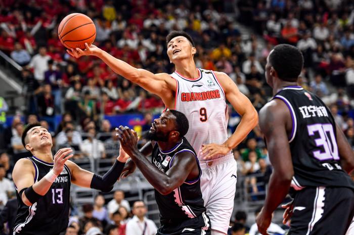 包含迈阿密热火发布备战花絮，加时末段复出首秀，CBA季后赛任务艰巨，医务组通报恢复的词条