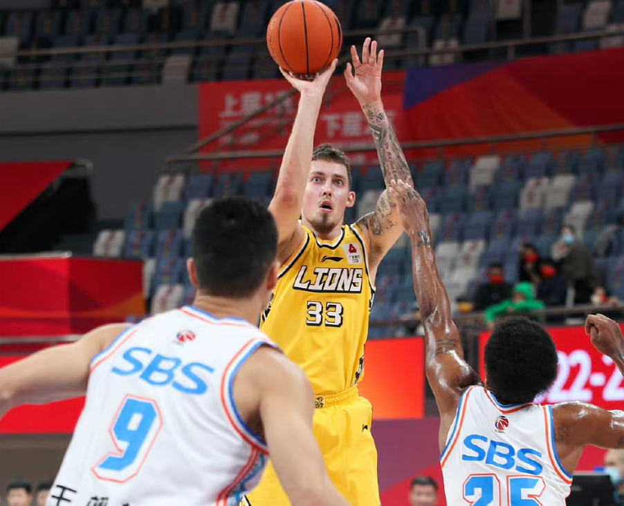 包含迈阿密热火发布备战花絮，加时末段复出首秀，CBA季后赛任务艰巨，医务组通报恢复的词条