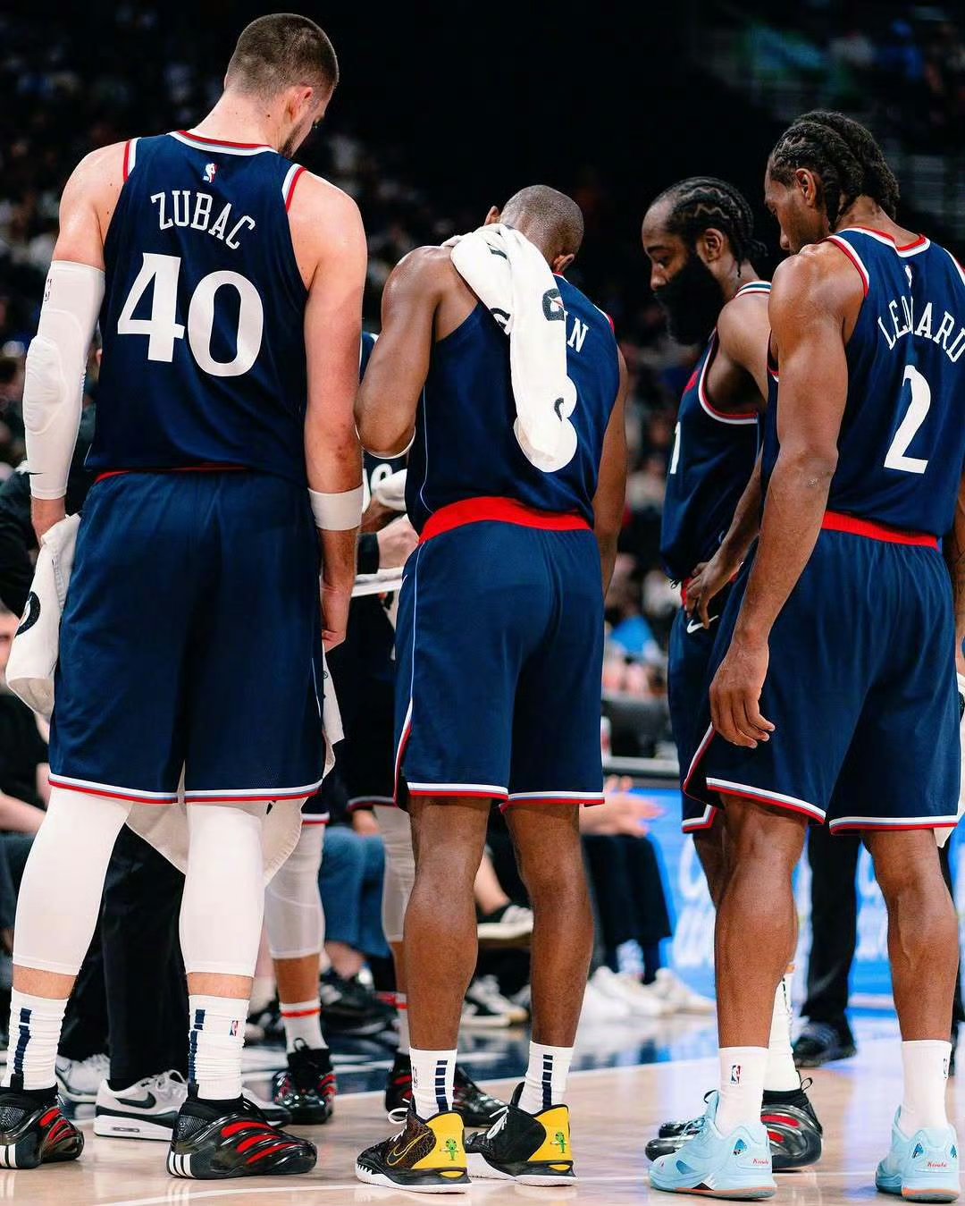 包含今晨NBA总决赛传出新动向，密尔沃基雄鹿止住颓势，管理层表态：更衣室稳定，医务组通报恢复的词条-爱游戏