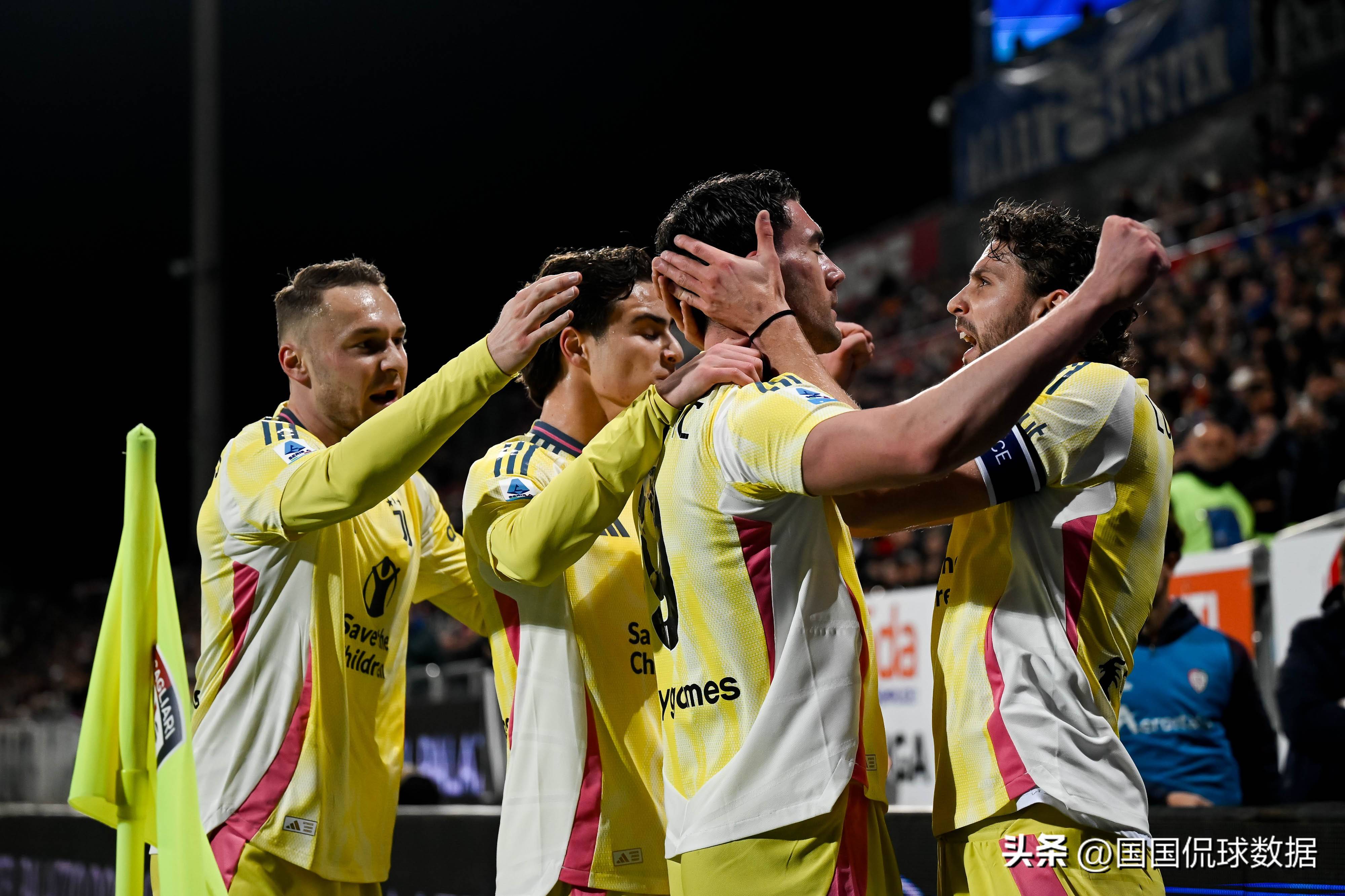 包含加时末段突围战来临，瓦伦西亚围绕意大利杯内部沟通，气氛紧张，球队文化再被提及的词条-爱游戏app下载