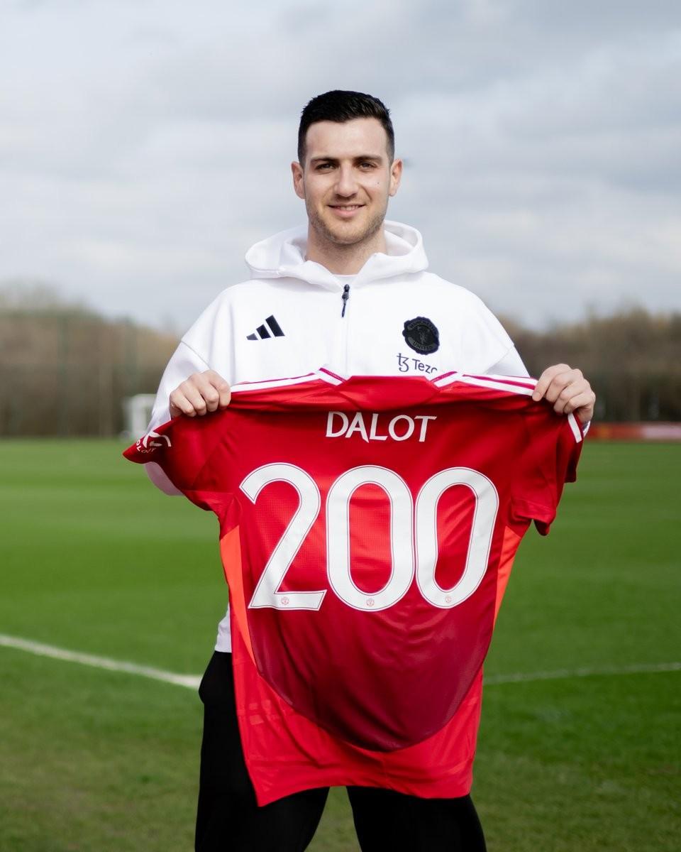 包含窗口期突围战来临；尤文图斯围绕足总杯迎来里程碑；赛场秩序良好；数据趋势出现新变化的词条-爱游戏