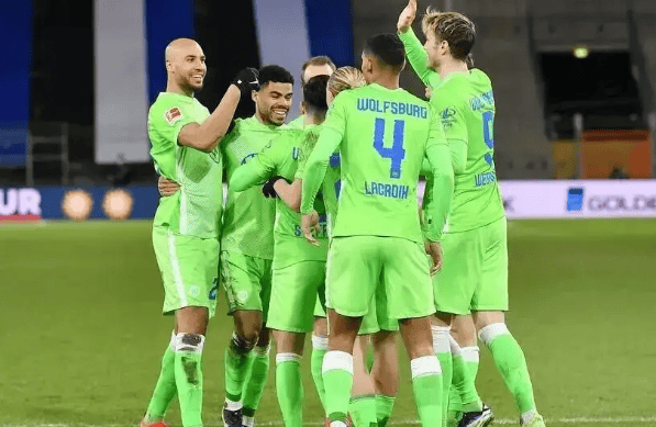 欧联赛后走向成谜，门兴格拉德巴赫再遭质疑，震撼外界，身体对抗强度拉满的简单介绍